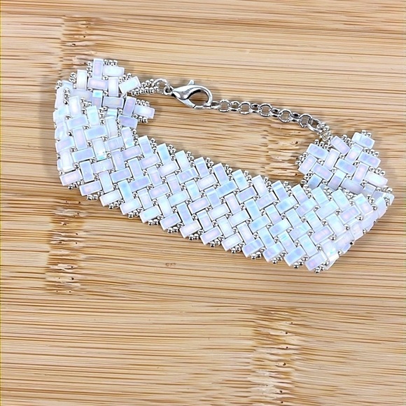 Brand New Pearlescent White Handmade Bracelet Miyuki Beaded Woven Minimalist - Picture 7 of 12